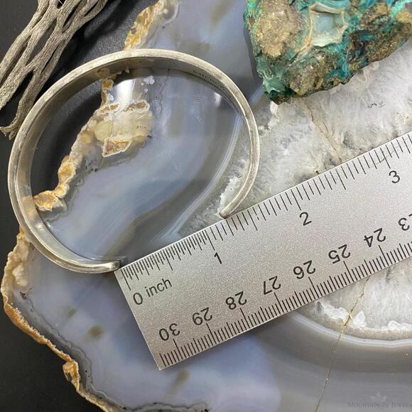 Nora Tahe Vintage Native American Sterling Silver Stamped Bracelet - Picture 8 of 10